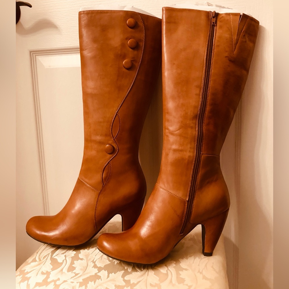 <<SOLD>> EUC Miz Mooz Knee high Boots! 8.5